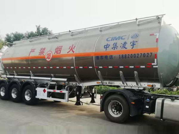 現(xiàn)場收獲多臺(tái)意向，中集凌宇高端液罐車遼寧受青睞