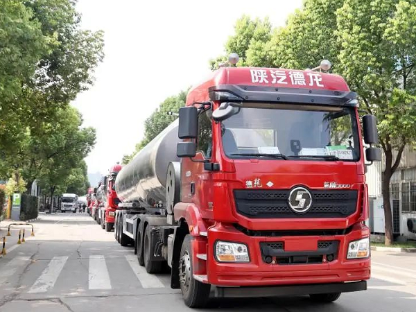 疫情之下，海外客戶線上訂車，20臺凌宇罐車批量交付！